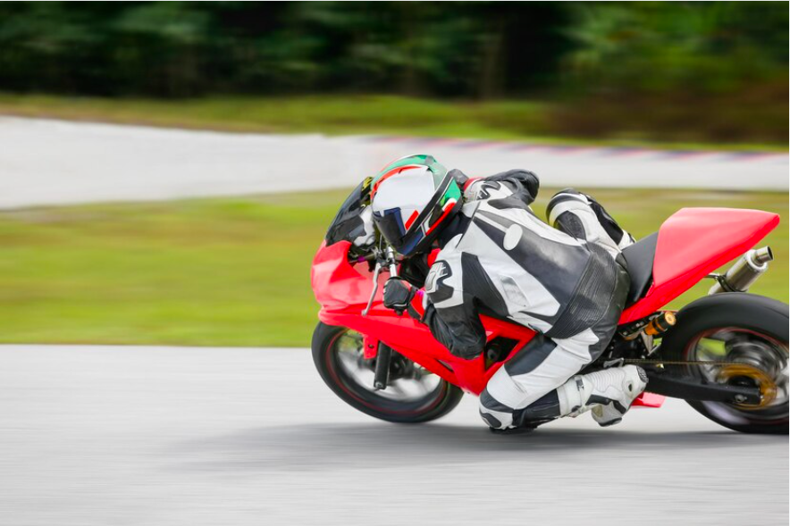 pakaian_pembalap_motor_lindungi_cedera