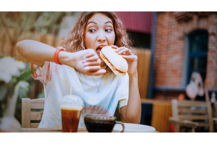 dampak kesehatan makan terburu-buru