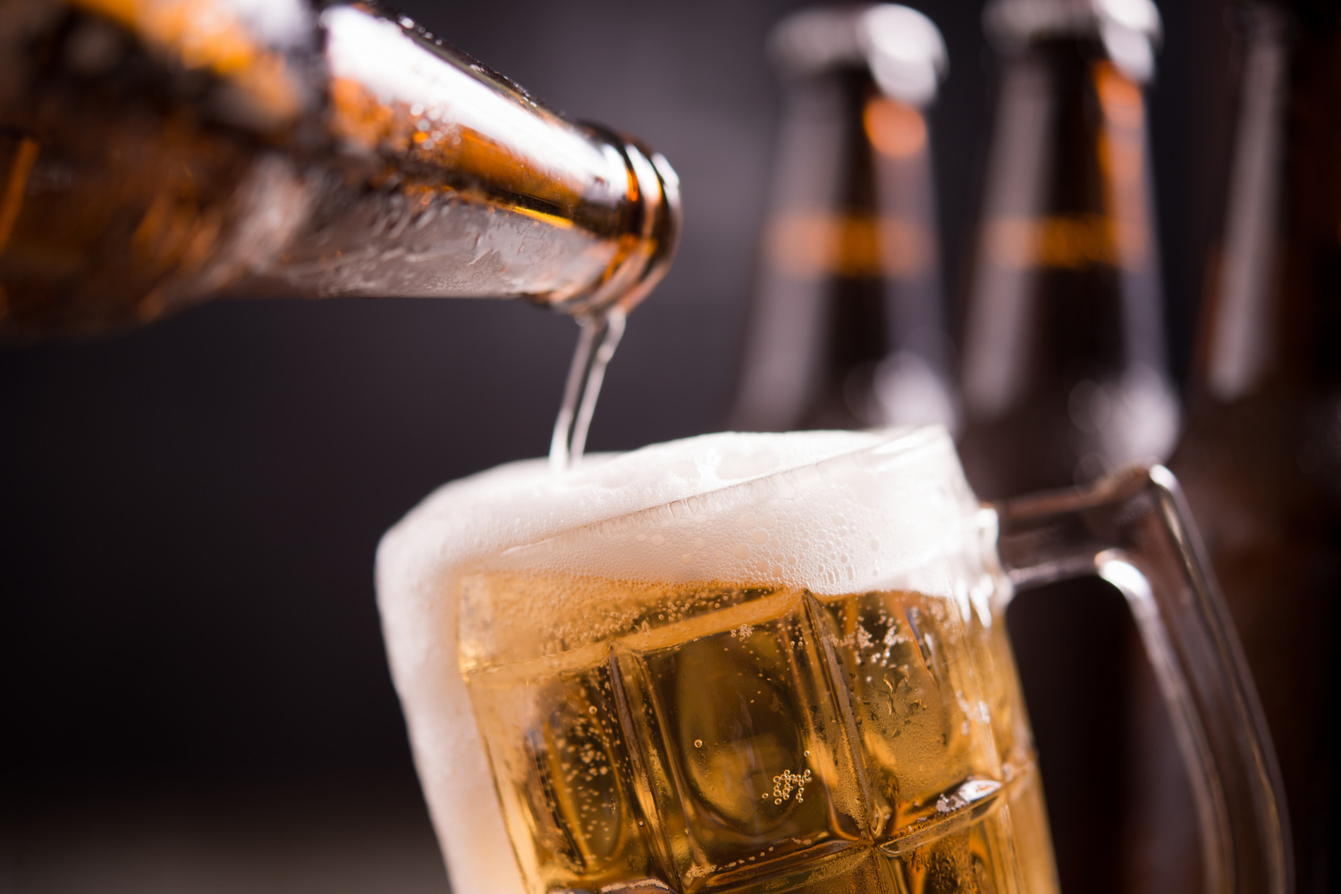 alkohol_tidak_turunkan_risiko_serangan_jantung