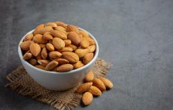 makanan_yang_mengandung_sianida_almond